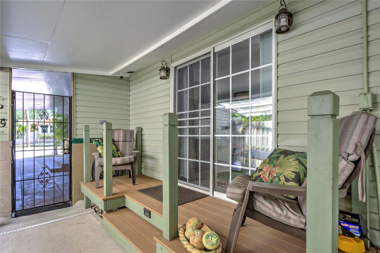 Image 33 of 66 For 921 24th Avenue N