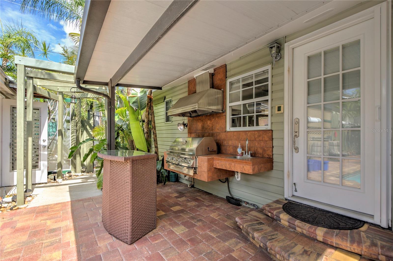 Image 38 of 66 For 921 24th Avenue N