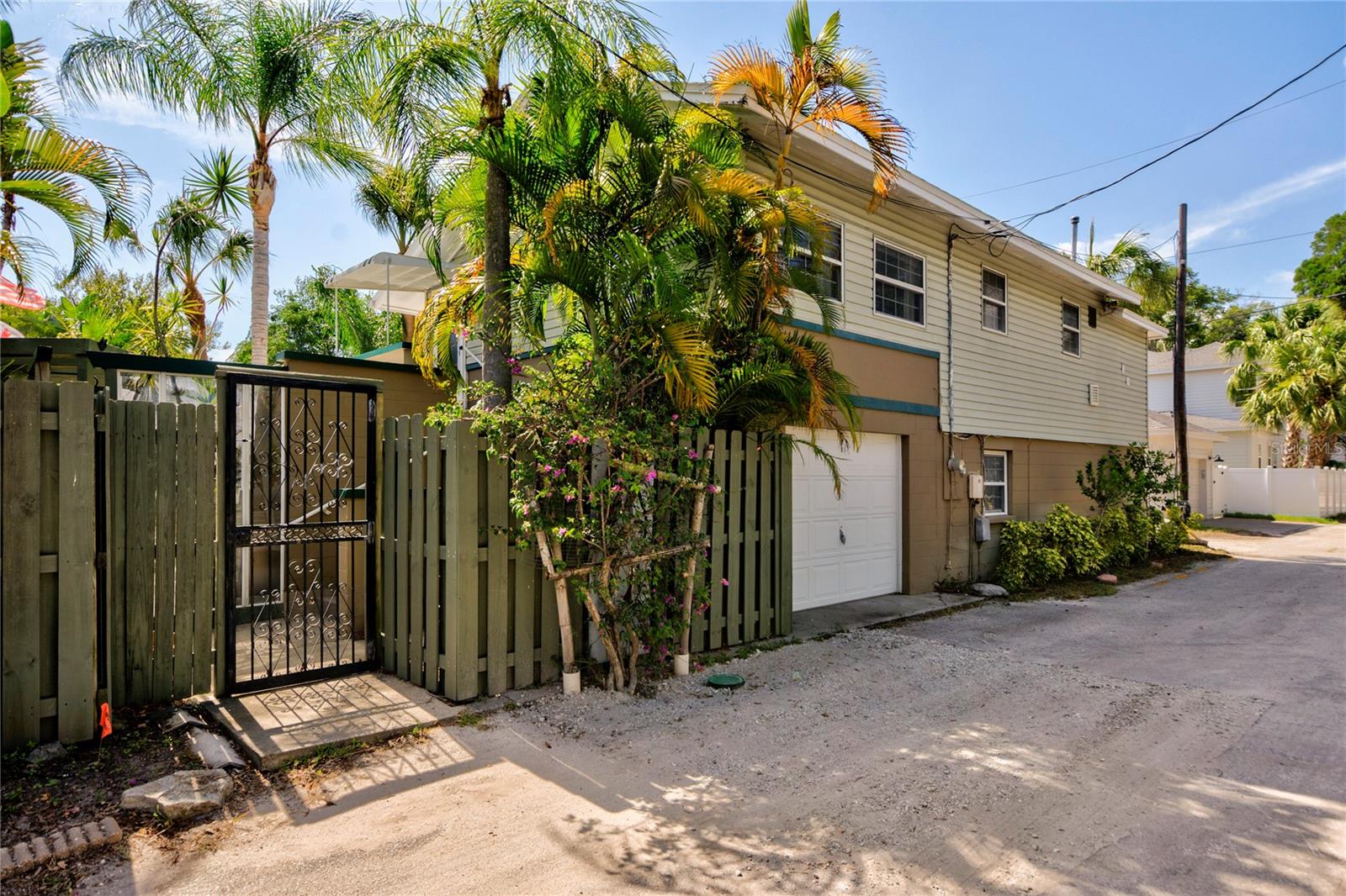 Image 5 of 66 For 921 24th Avenue N
