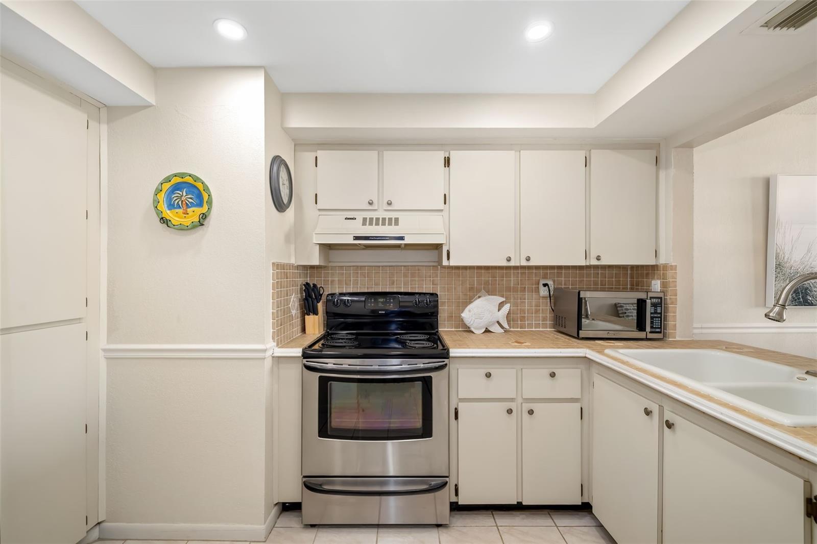 Image 11 of 36 For 6357 Bahia Del Mar Boulevard 403