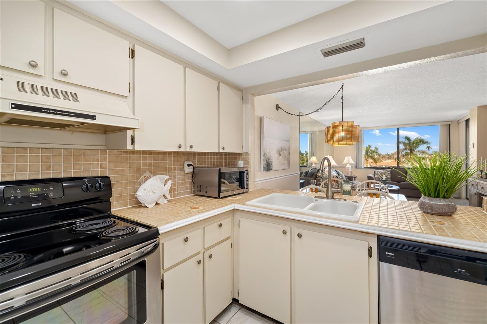 Image 13 of 36 For 6357 Bahia Del Mar Boulevard 403