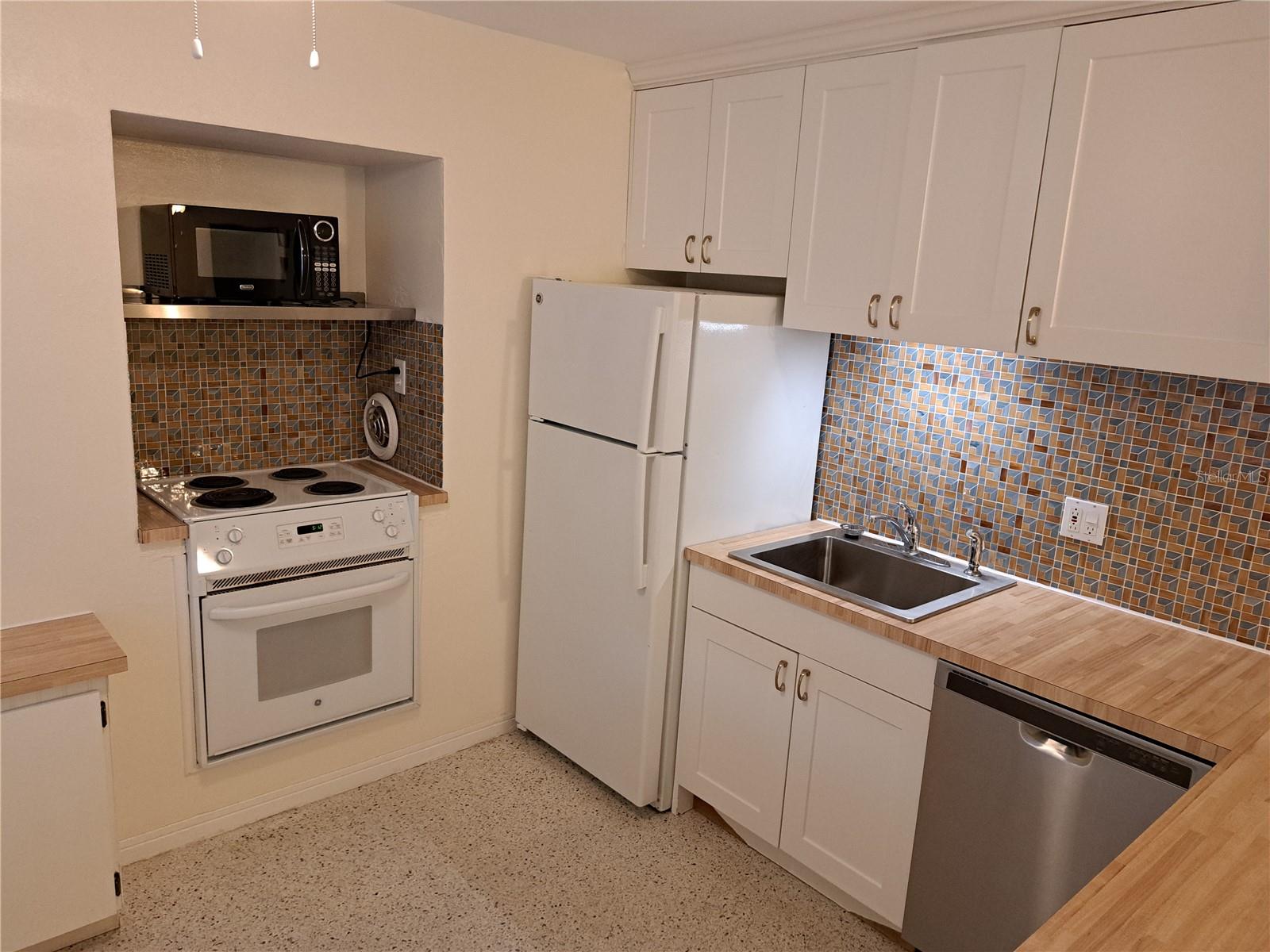 Image 4 of 13 For 754 71st Avenue N