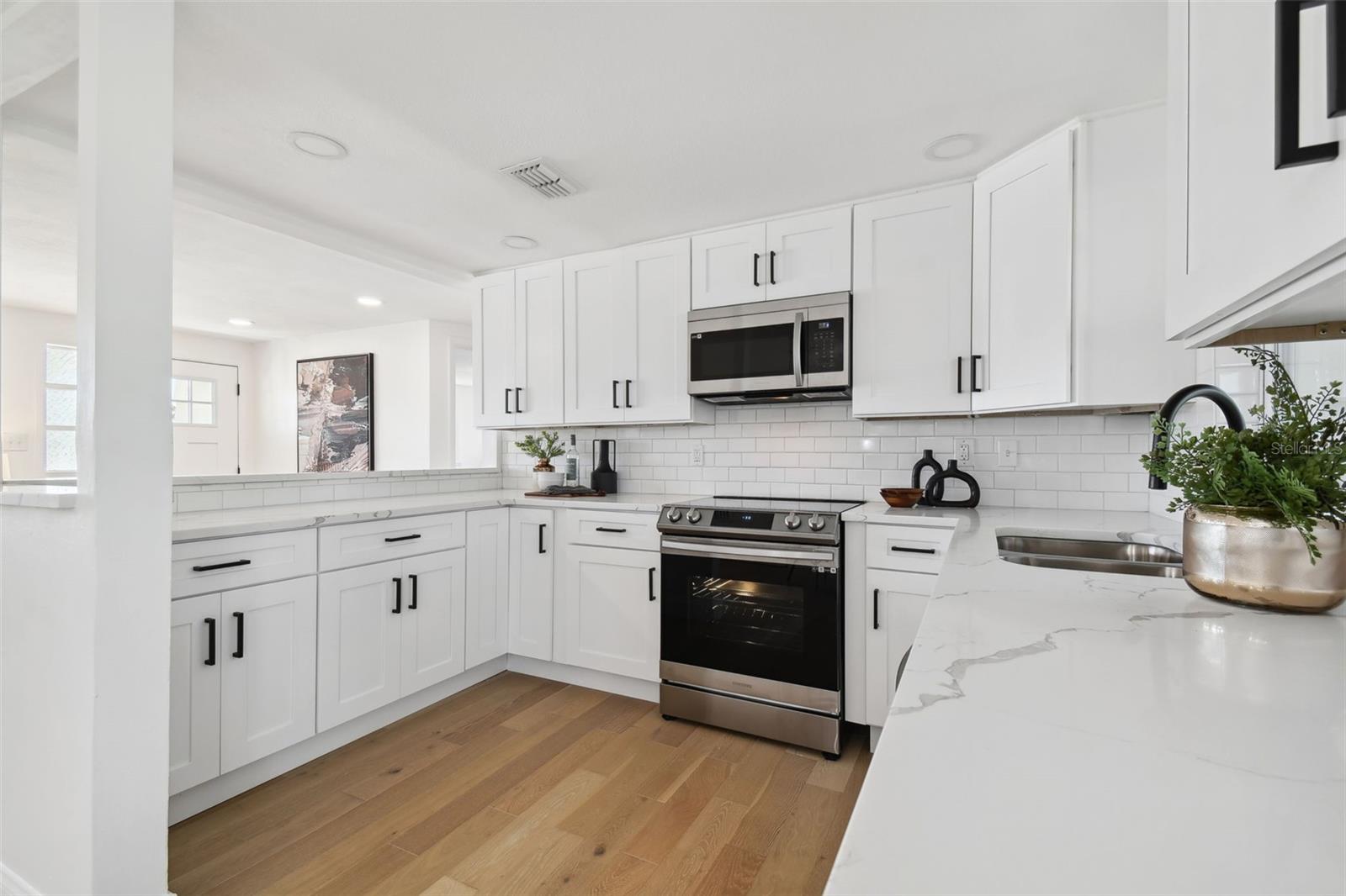 Image 18 of 65 For 13617 Frances Avenue