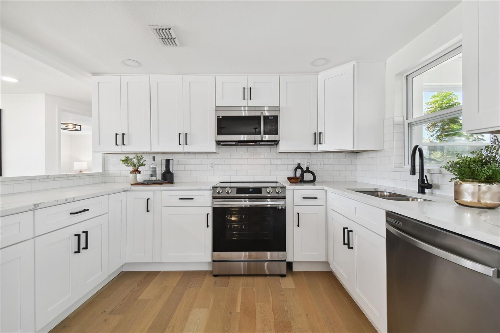 Image 19 of 65 For 13617 Frances Avenue