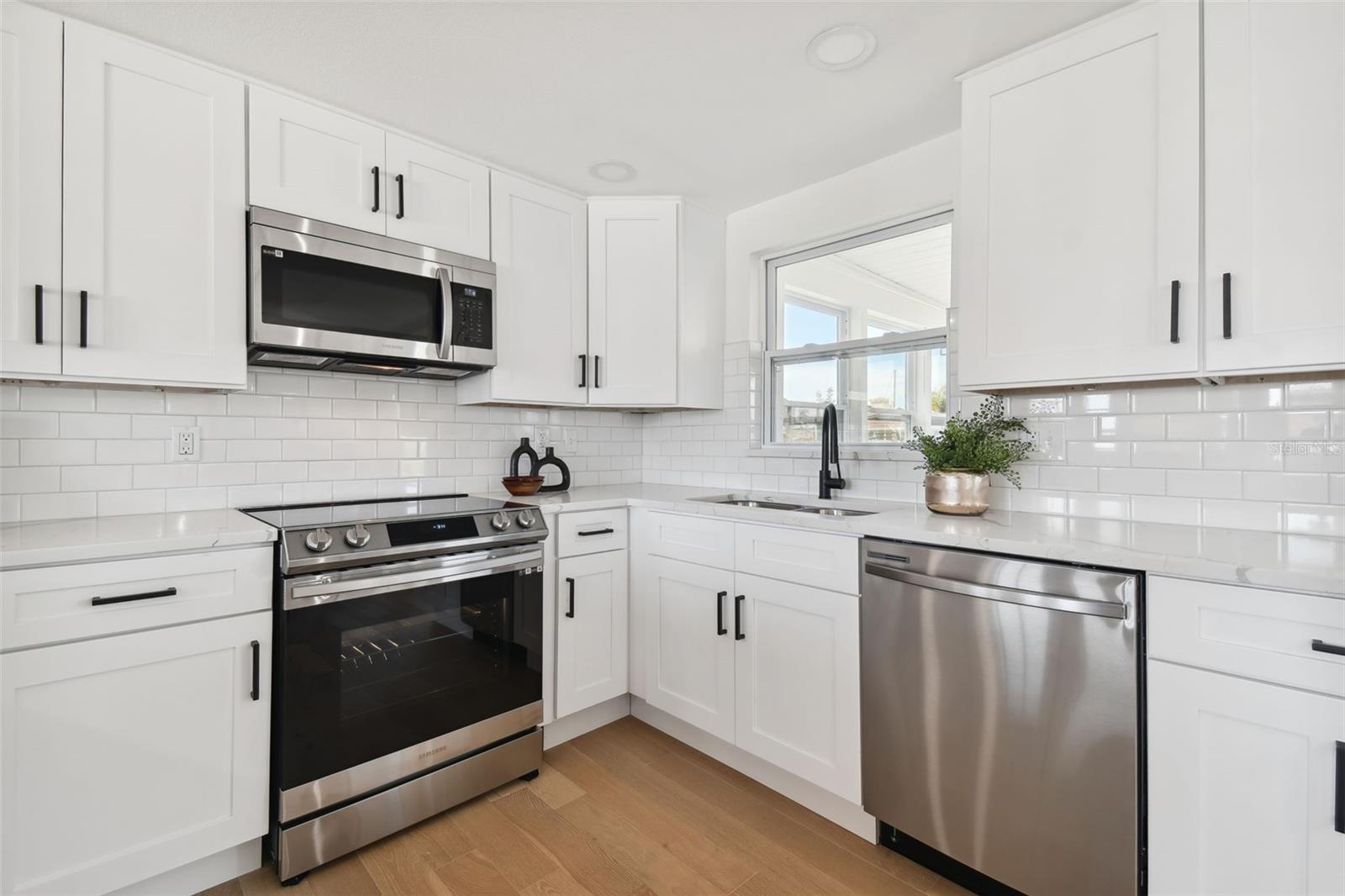 Image 20 of 65 For 13617 Frances Avenue
