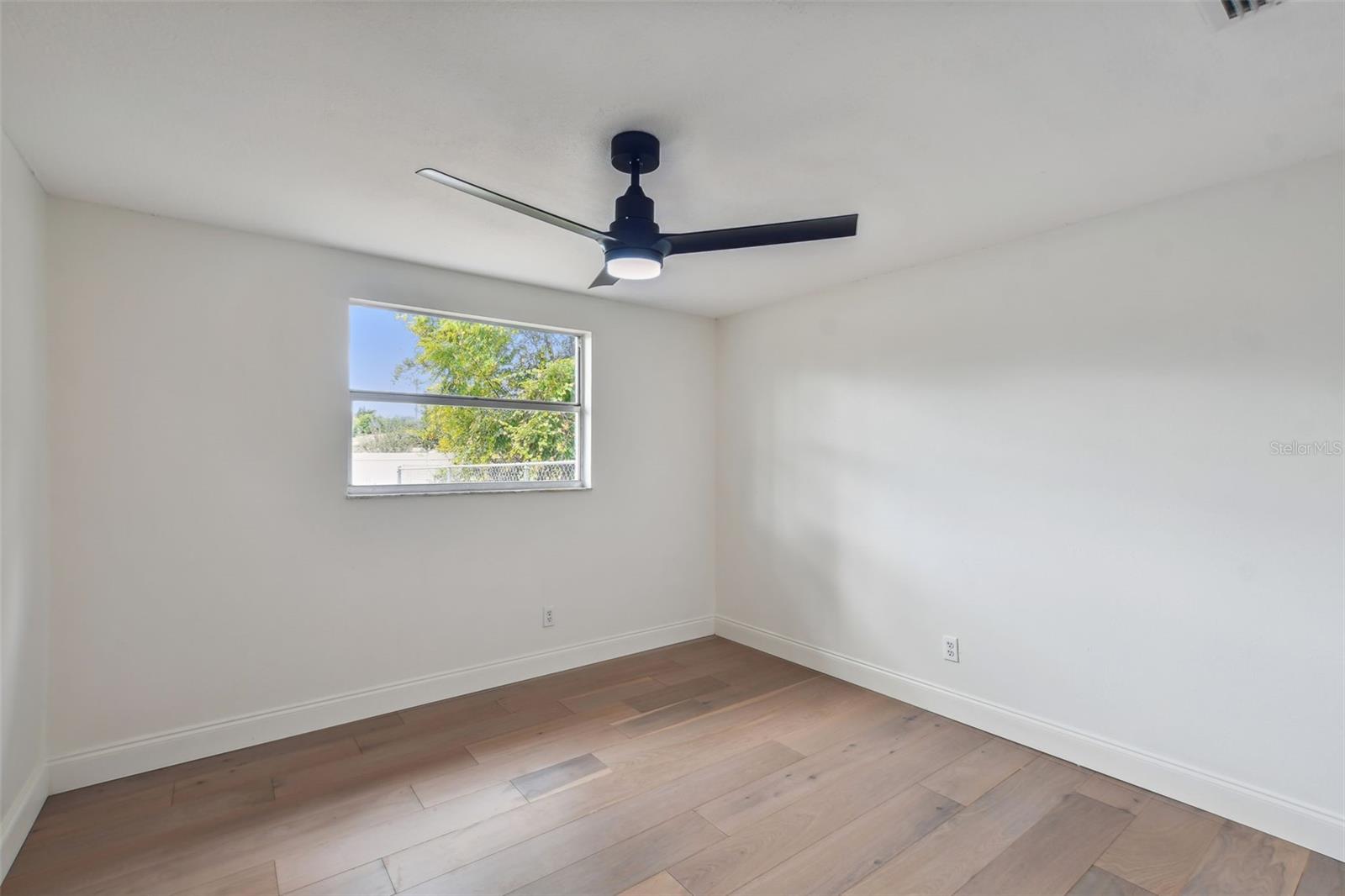 Image 18 of 53 For 8512 Longboat Lane