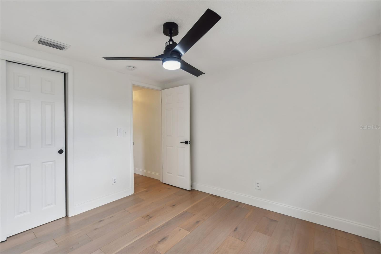 Image 19 of 53 For 8512 Longboat Lane