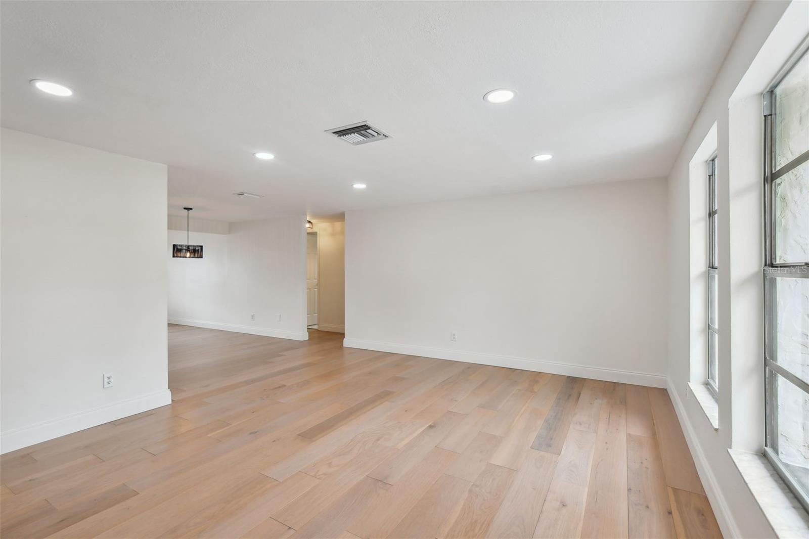 Image 21 of 53 For 8512 Longboat Lane