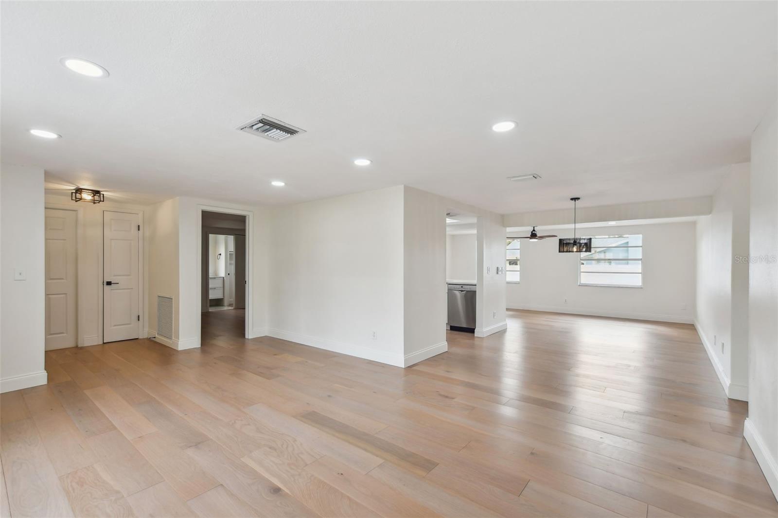 Image 22 of 53 For 8512 Longboat Lane