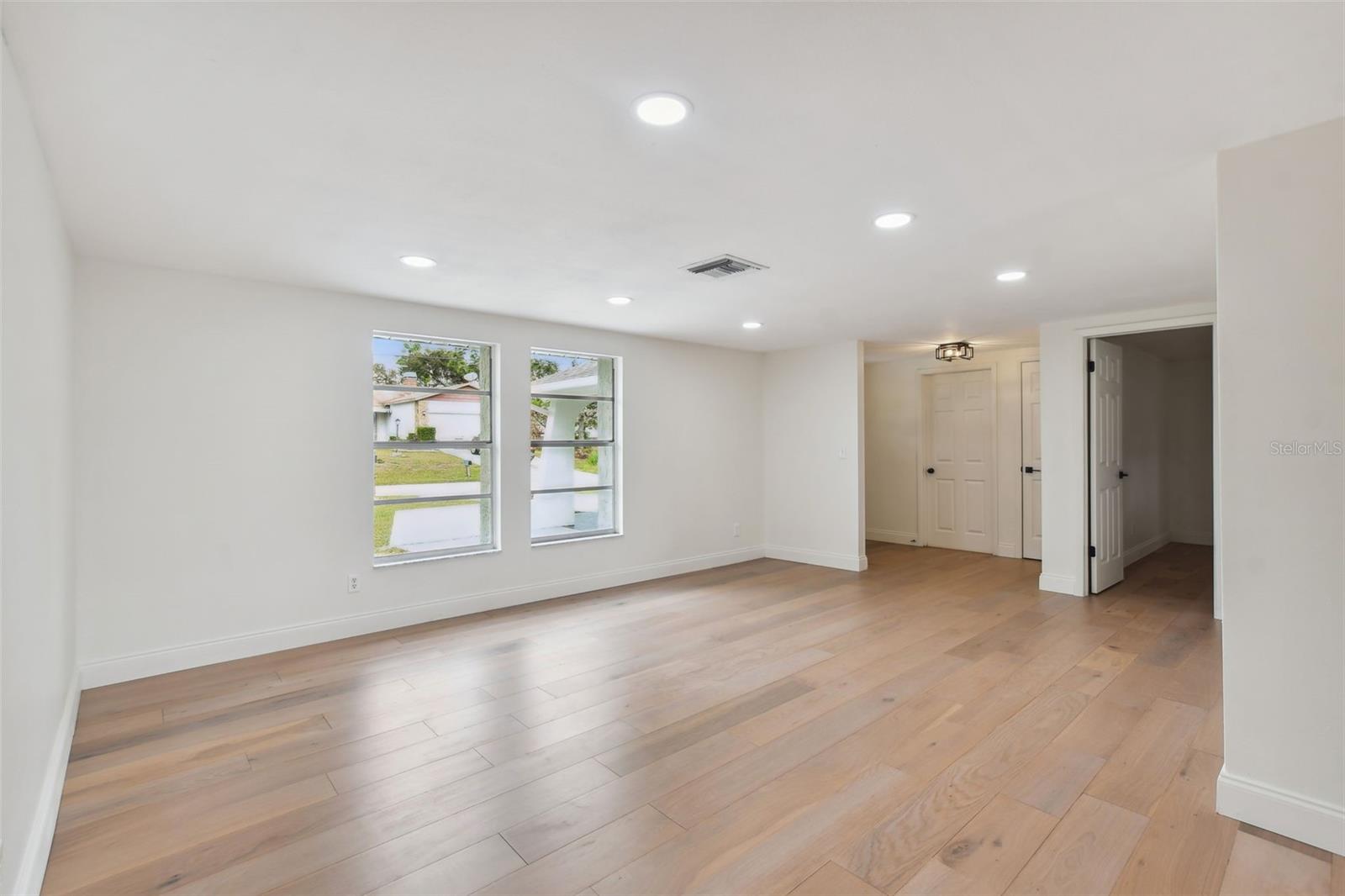 Image 23 of 53 For 8512 Longboat Lane
