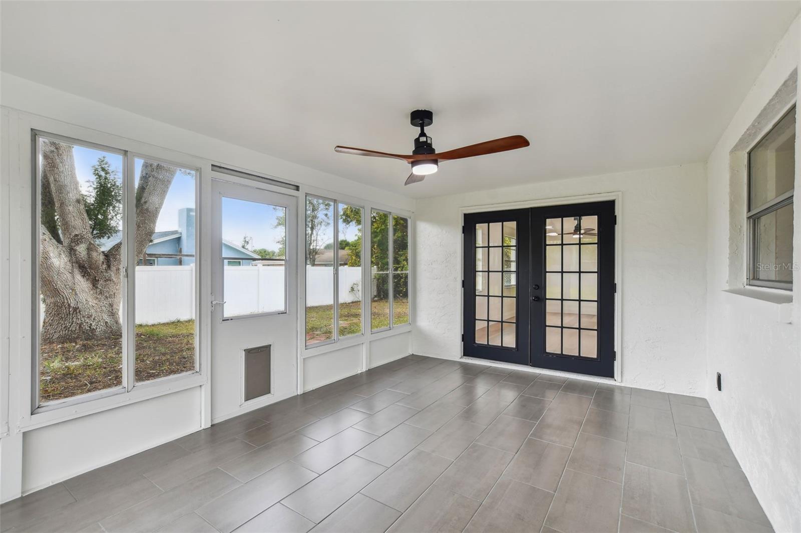 Image 32 of 53 For 8512 Longboat Lane