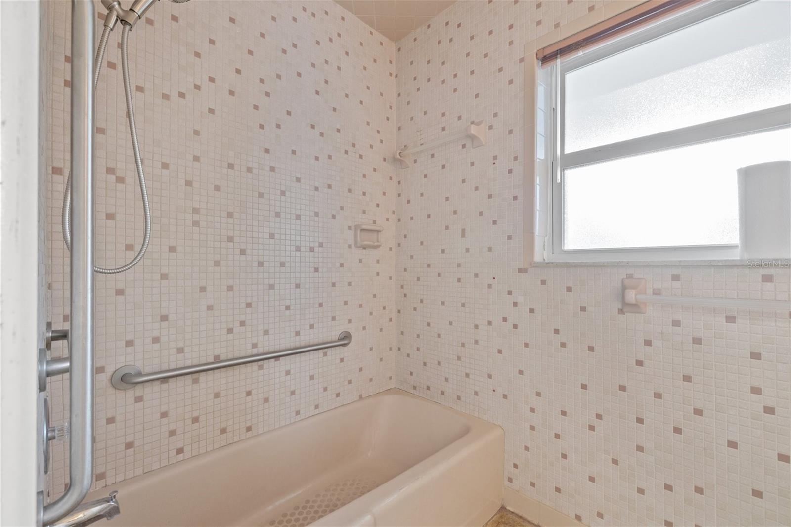 Image 10 of 25 For 8801 Sunlit Cove Drive Ne