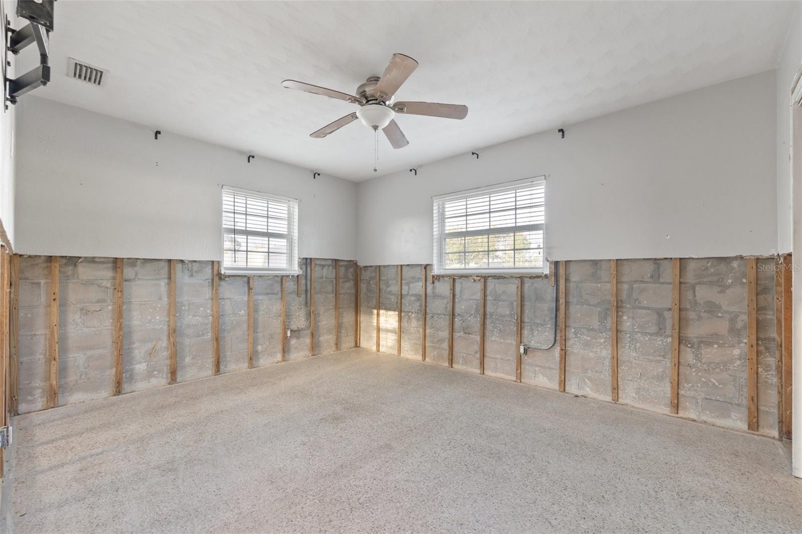Image 12 of 25 For 8801 Sunlit Cove Drive Ne