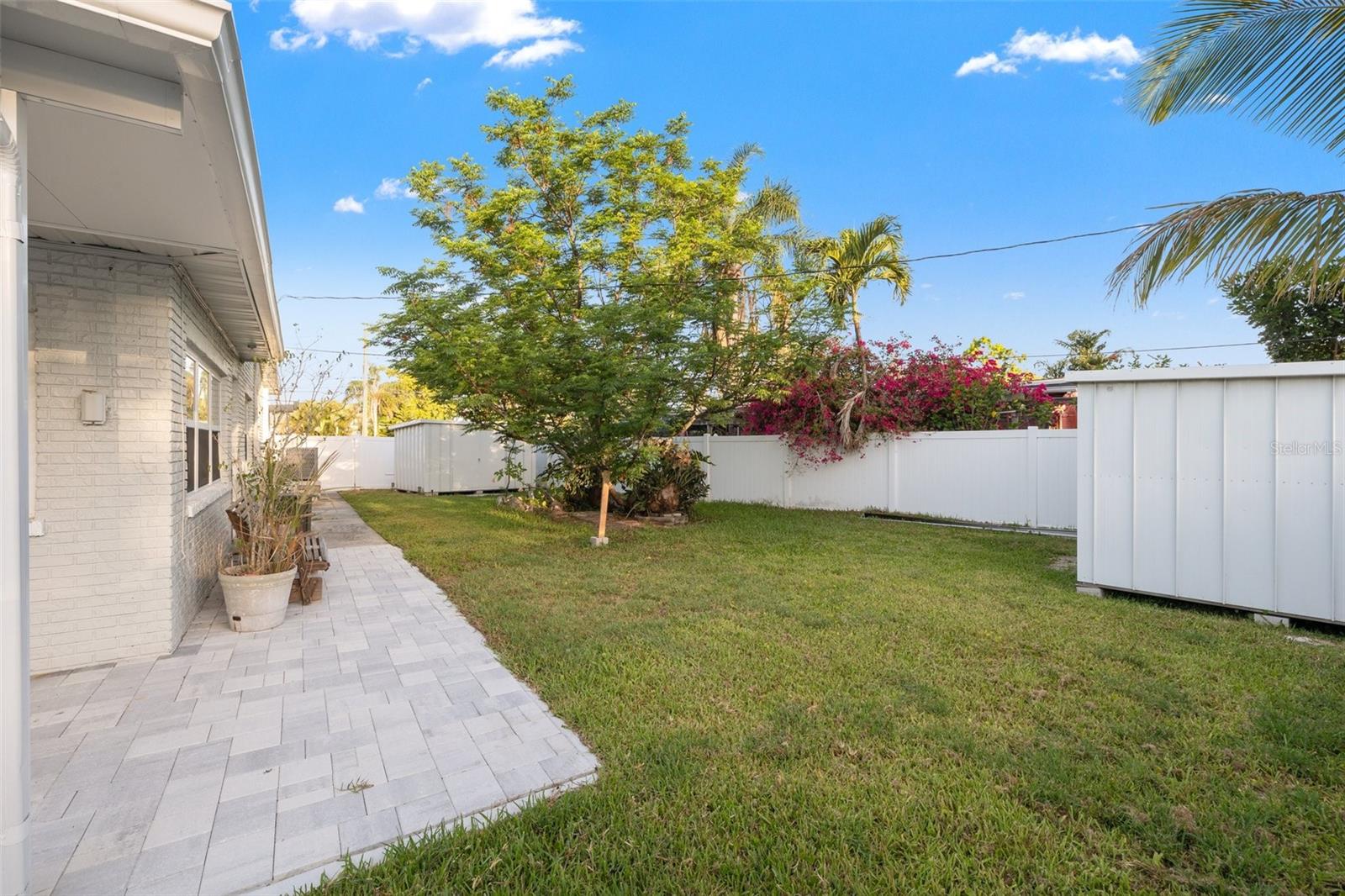 Image 18 of 25 For 8801 Sunlit Cove Drive Ne