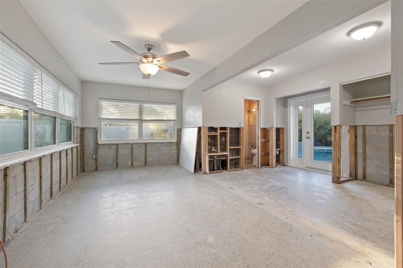 Image 8 of 25 For 8801 Sunlit Cove Drive Ne