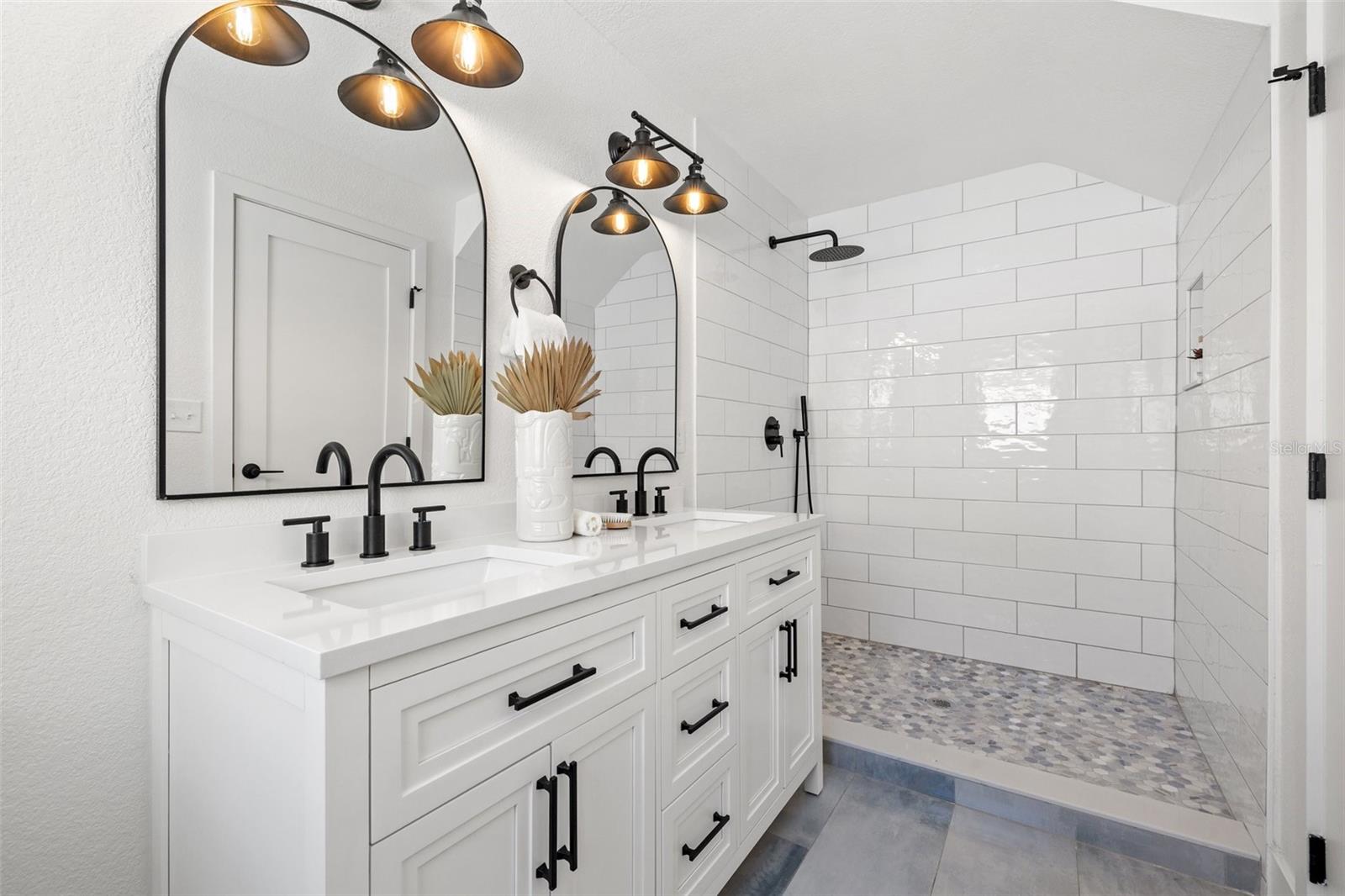 Image 30 of 64 For 864 Mandalay Avenue