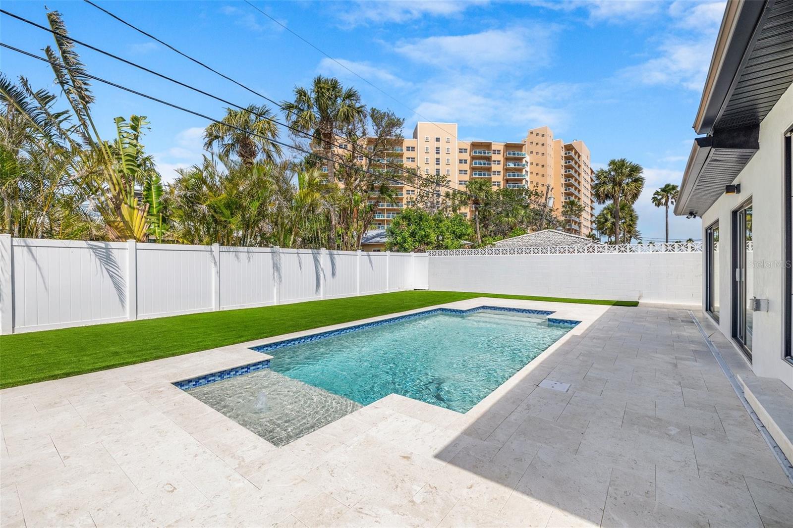 Image 38 of 64 For 864 Mandalay Avenue