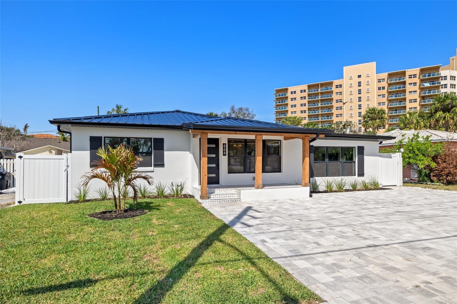 Image 4 of 64 For 864 Mandalay Avenue
