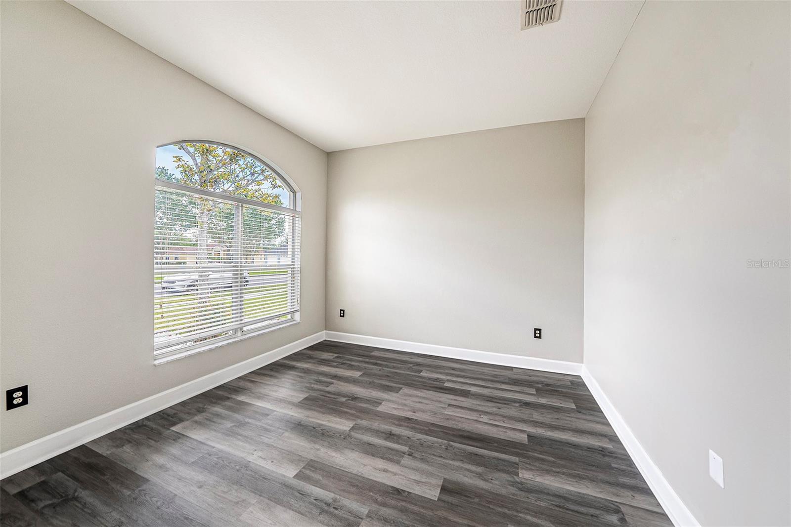 Image 21 of 30 For 5189 Brackenwood Drive
