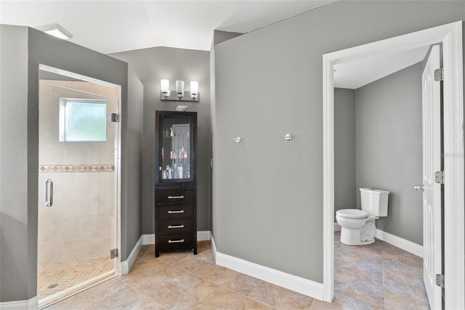 Image 18 of 41 For 10602 Rochester Way