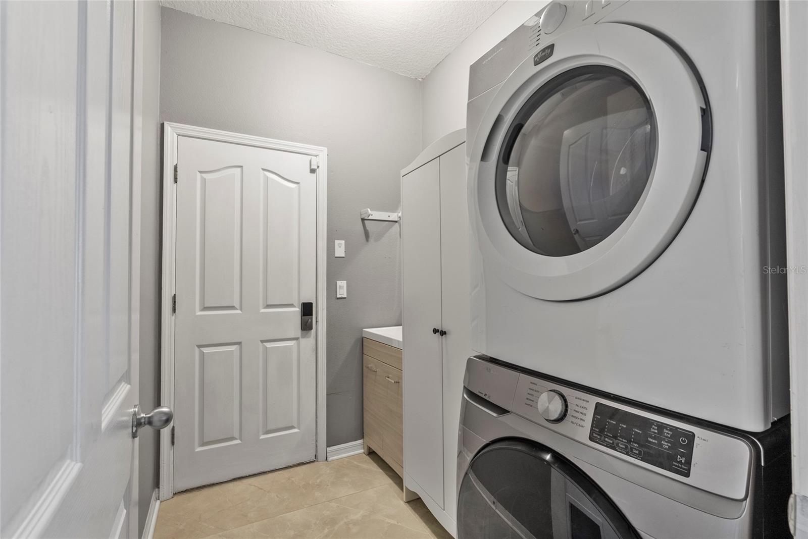 Image 31 of 41 For 10602 Rochester Way