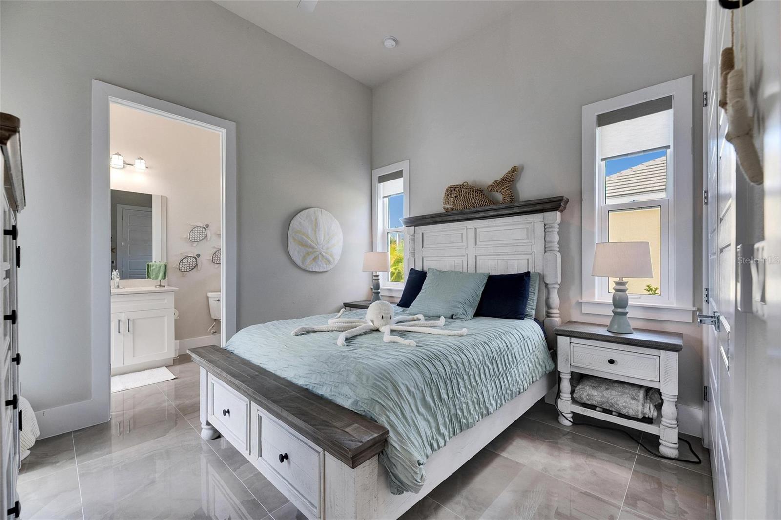 Image 31 of 100 For 706 Manns Harbor Drive