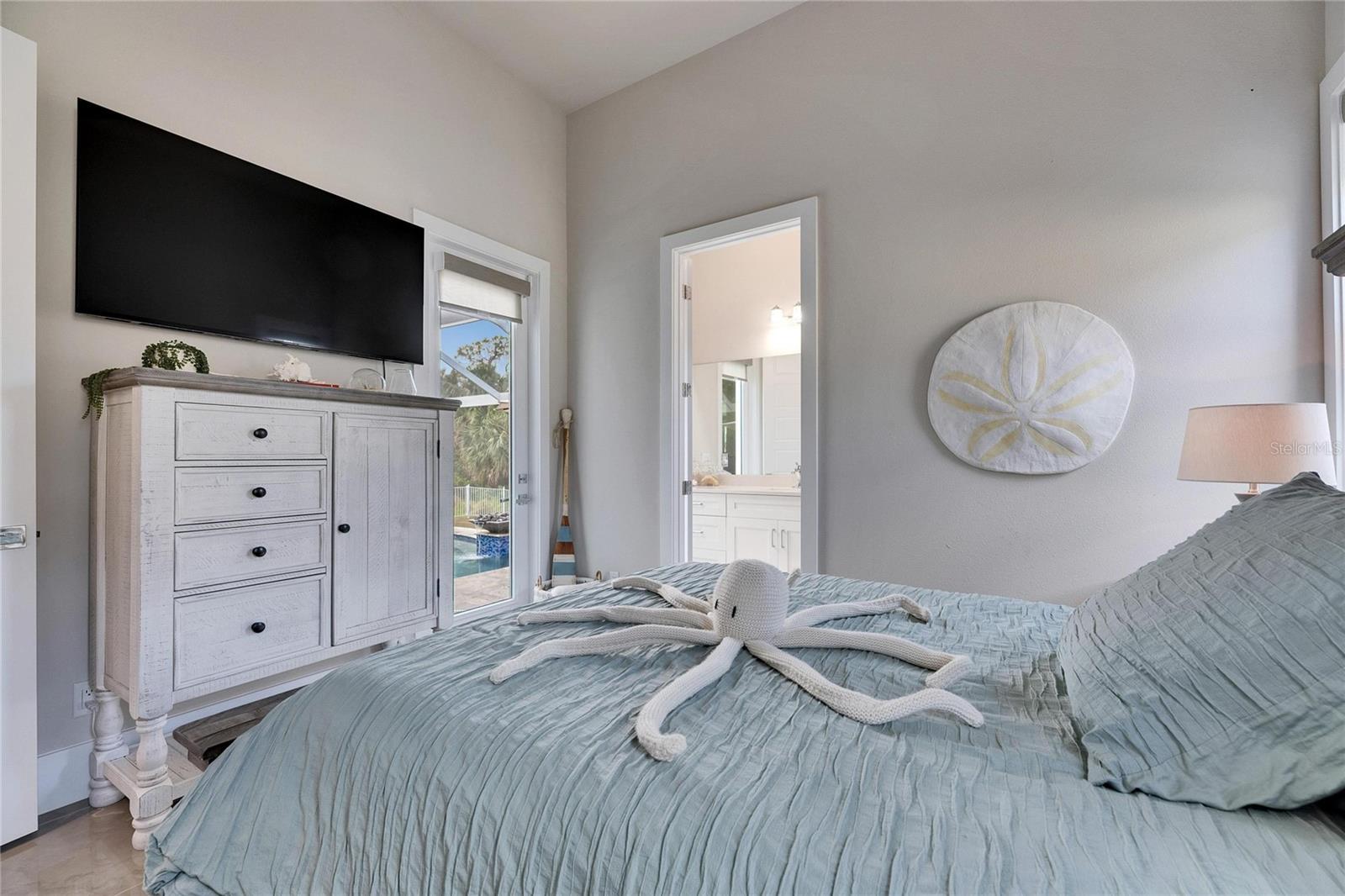 Image 32 of 100 For 706 Manns Harbor Drive