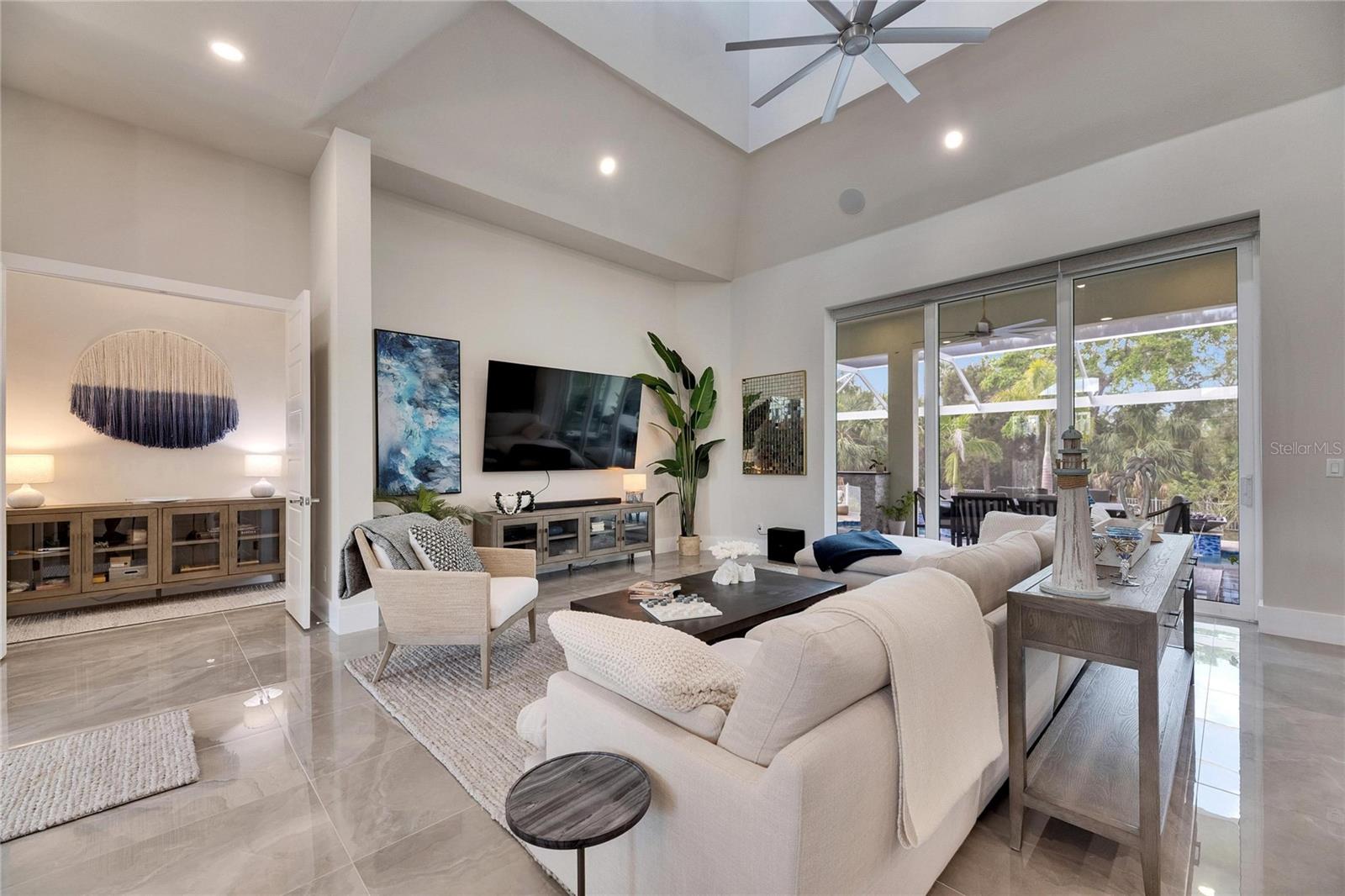 Image 5 of 100 For 706 Manns Harbor Drive
