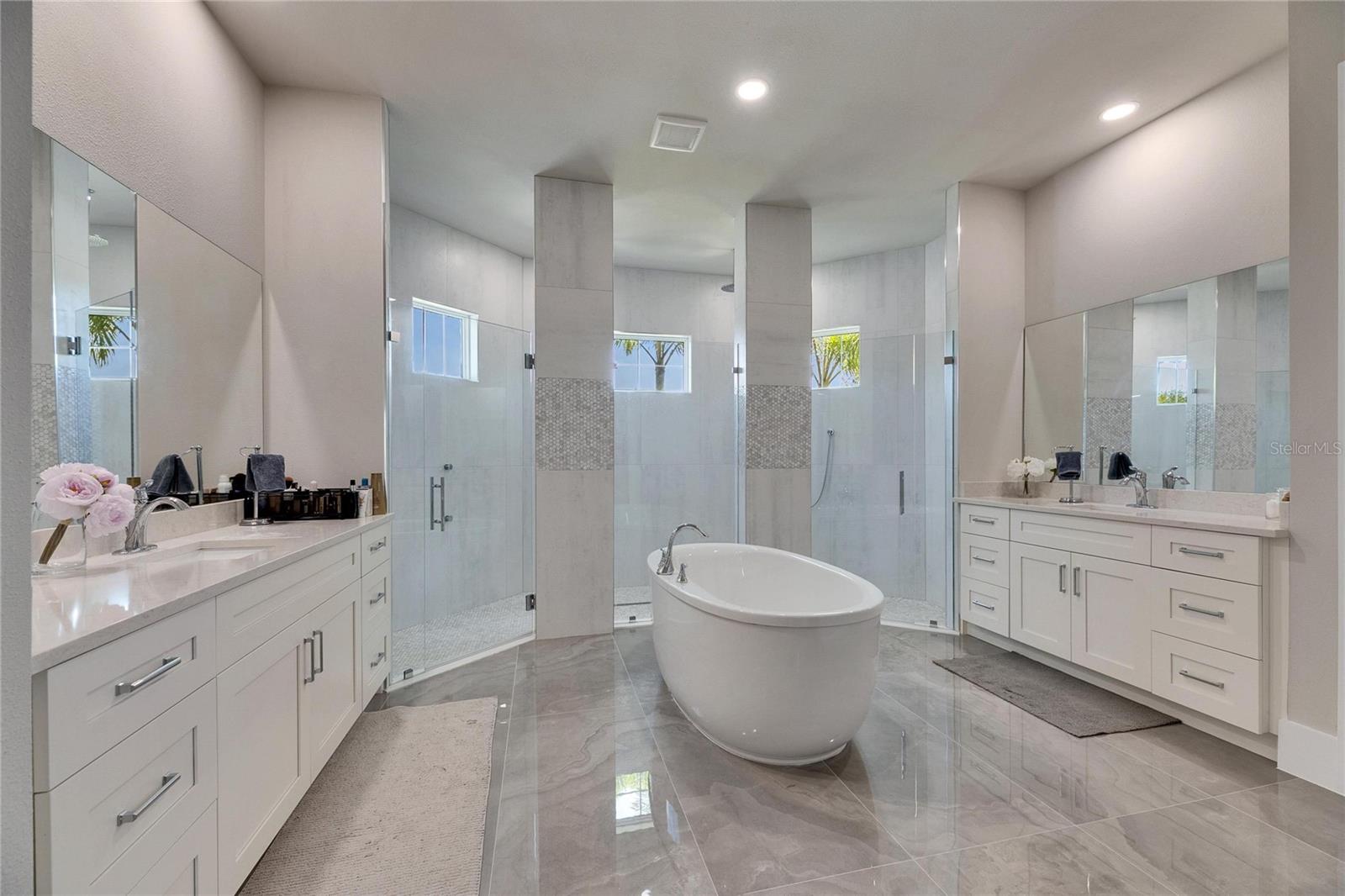 Image 62 of 100 For 706 Manns Harbor Drive