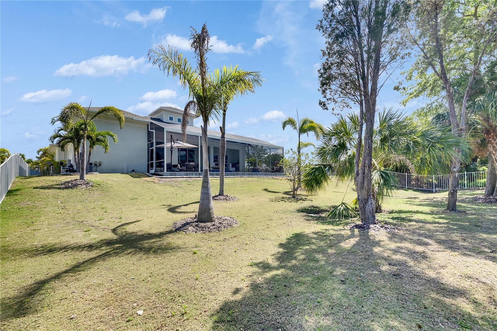 Image 76 of 100 For 706 Manns Harbor Drive