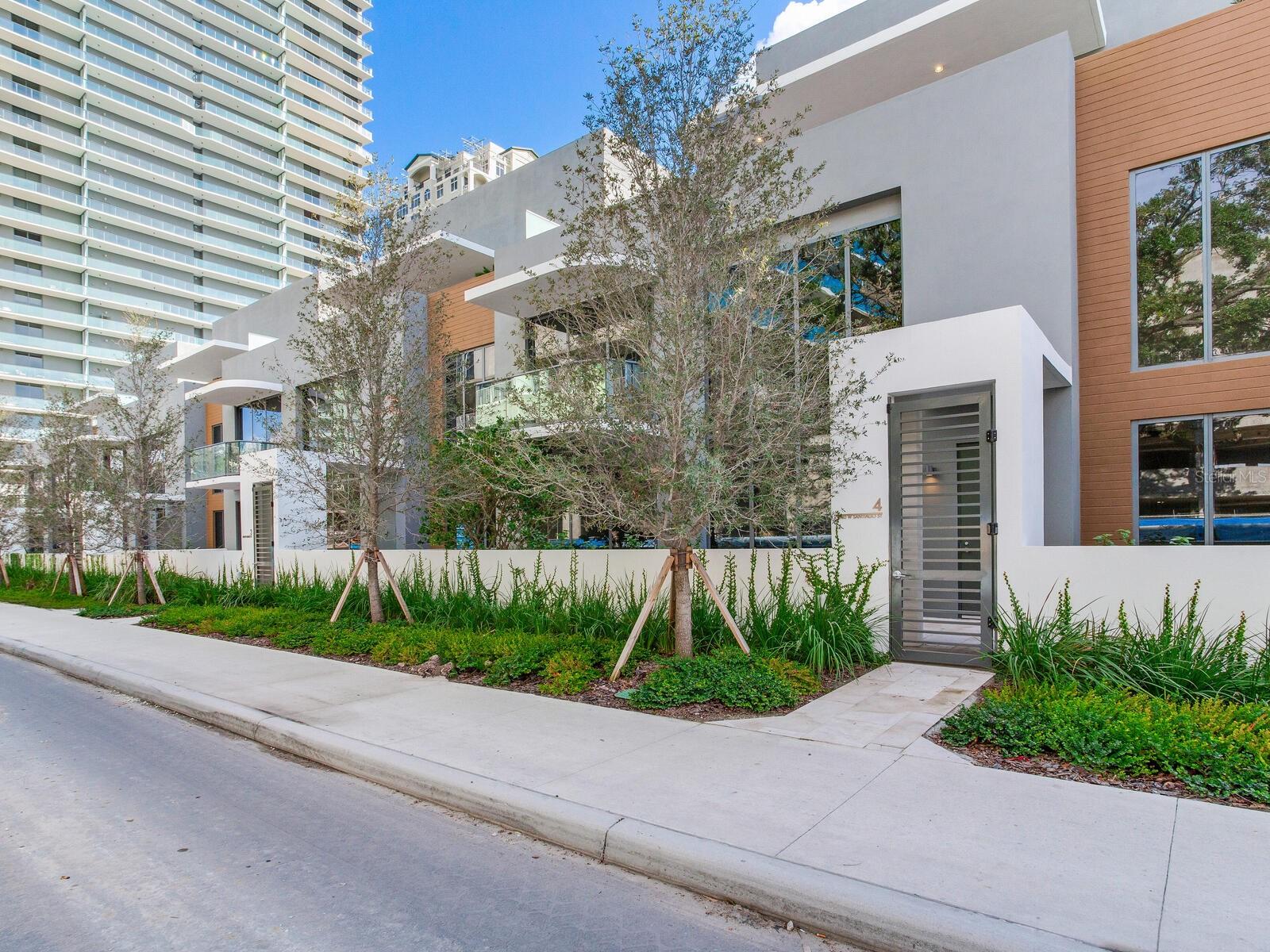 Image 2 of 99 For 3020 Santiago Street 4