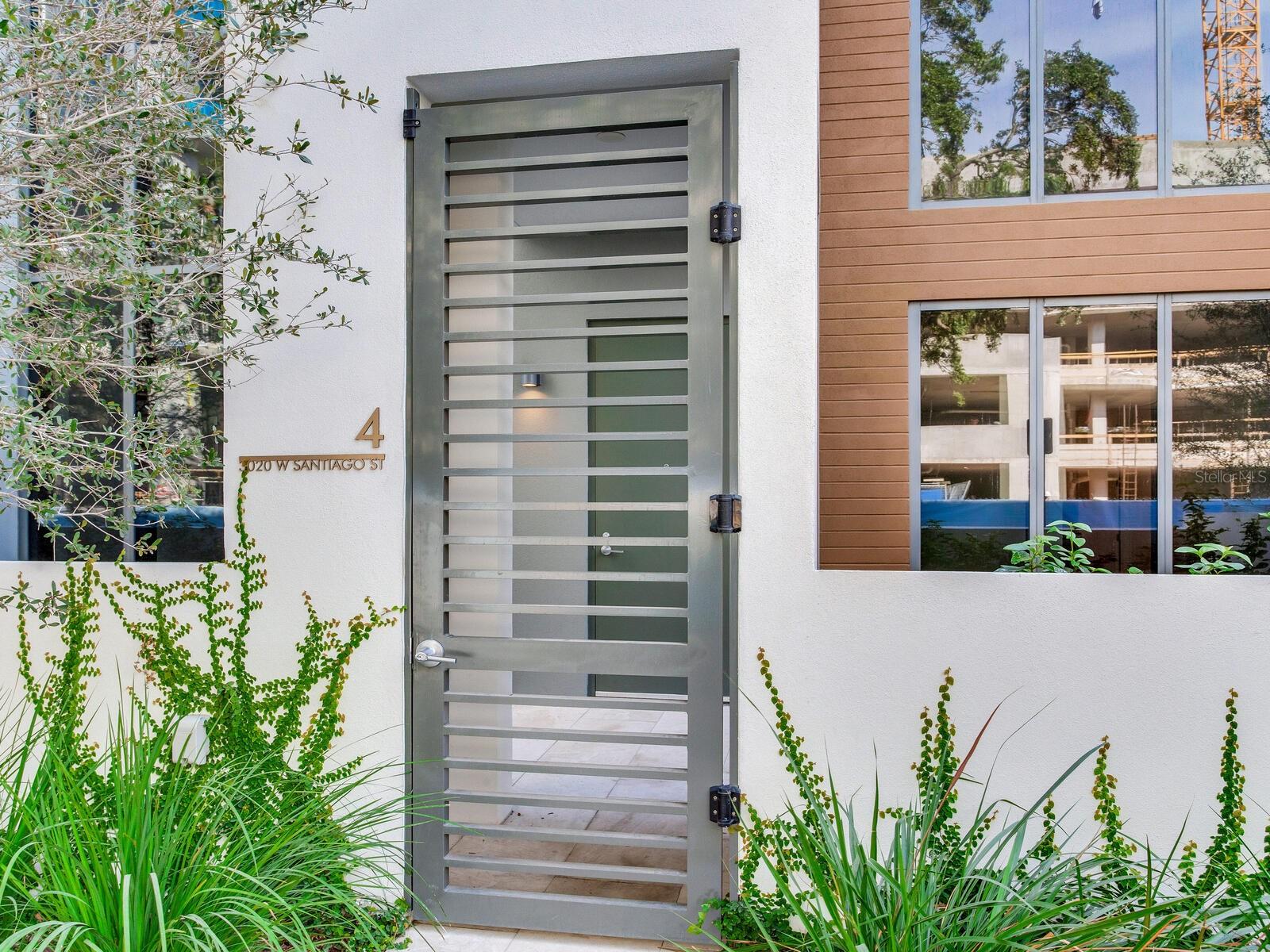 Image 3 of 99 For 3020 Santiago Street 4