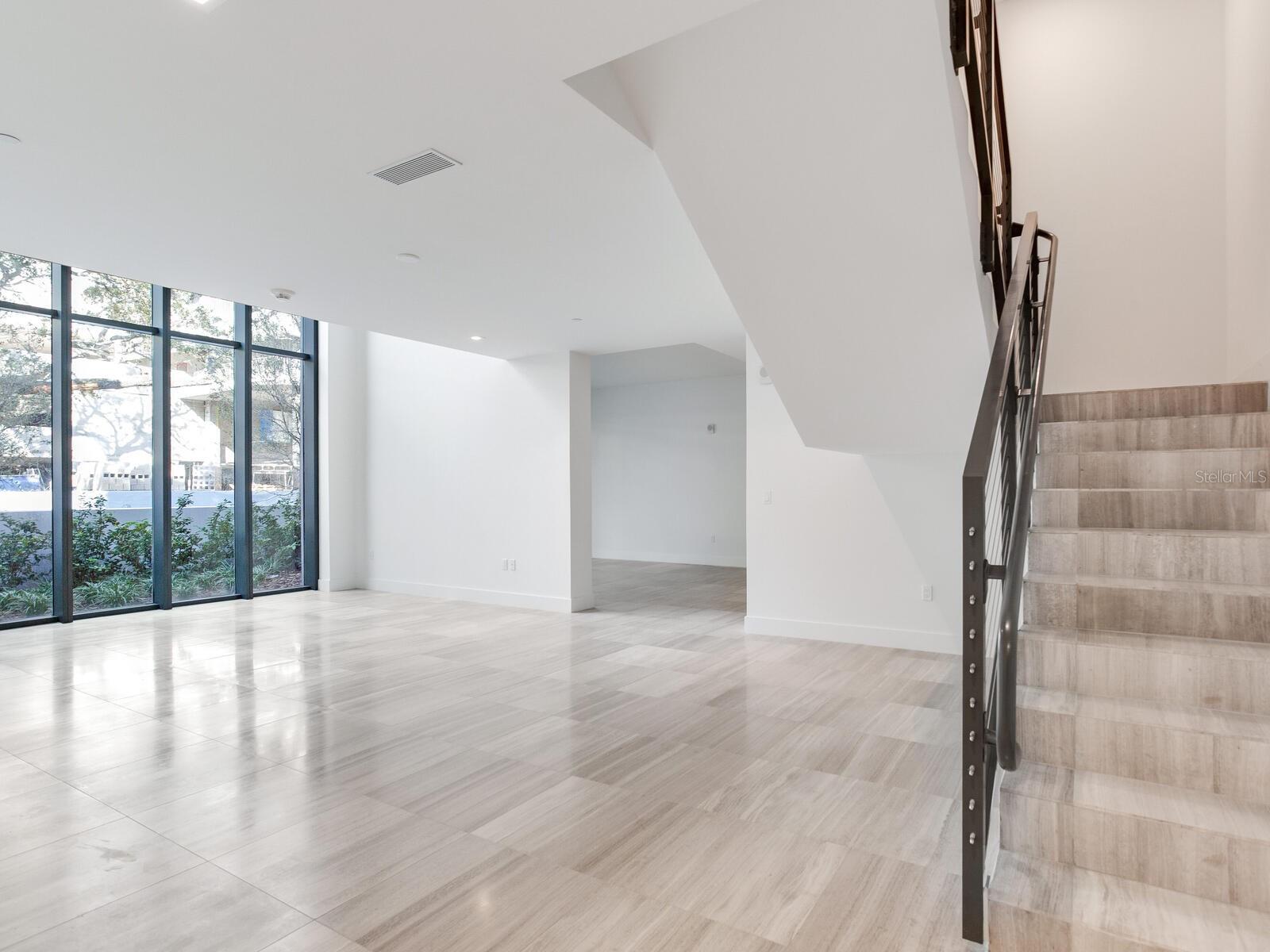 Image 43 of 99 For 3020 Santiago Street 4