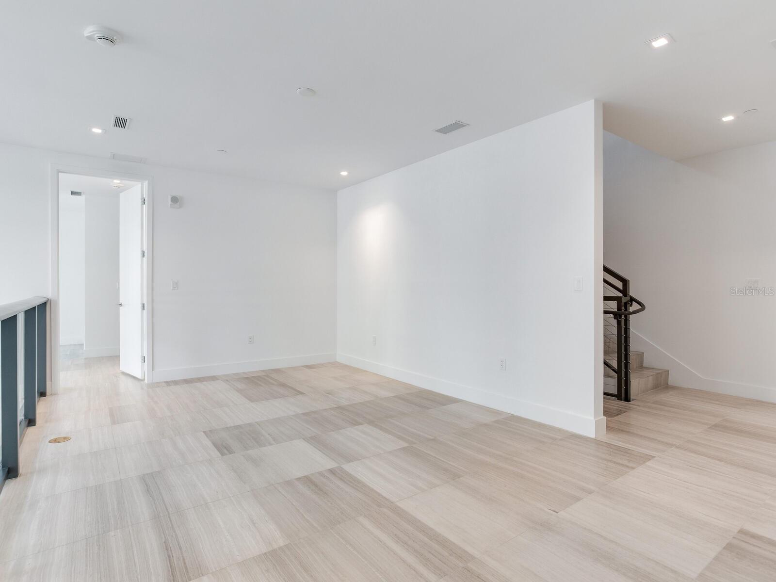Image 64 of 99 For 3020 Santiago Street 4