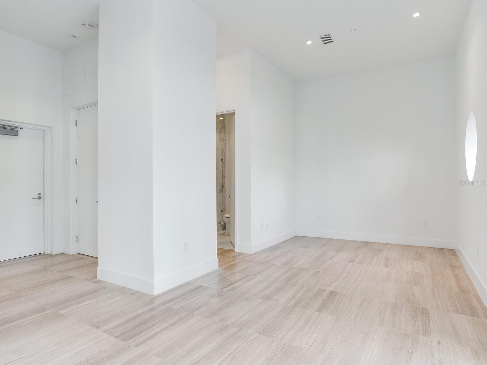 Image 87 of 99 For 3020 Santiago Street 4