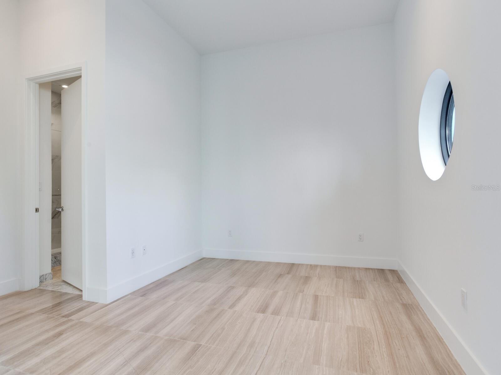 Image 88 of 99 For 3020 Santiago Street 4