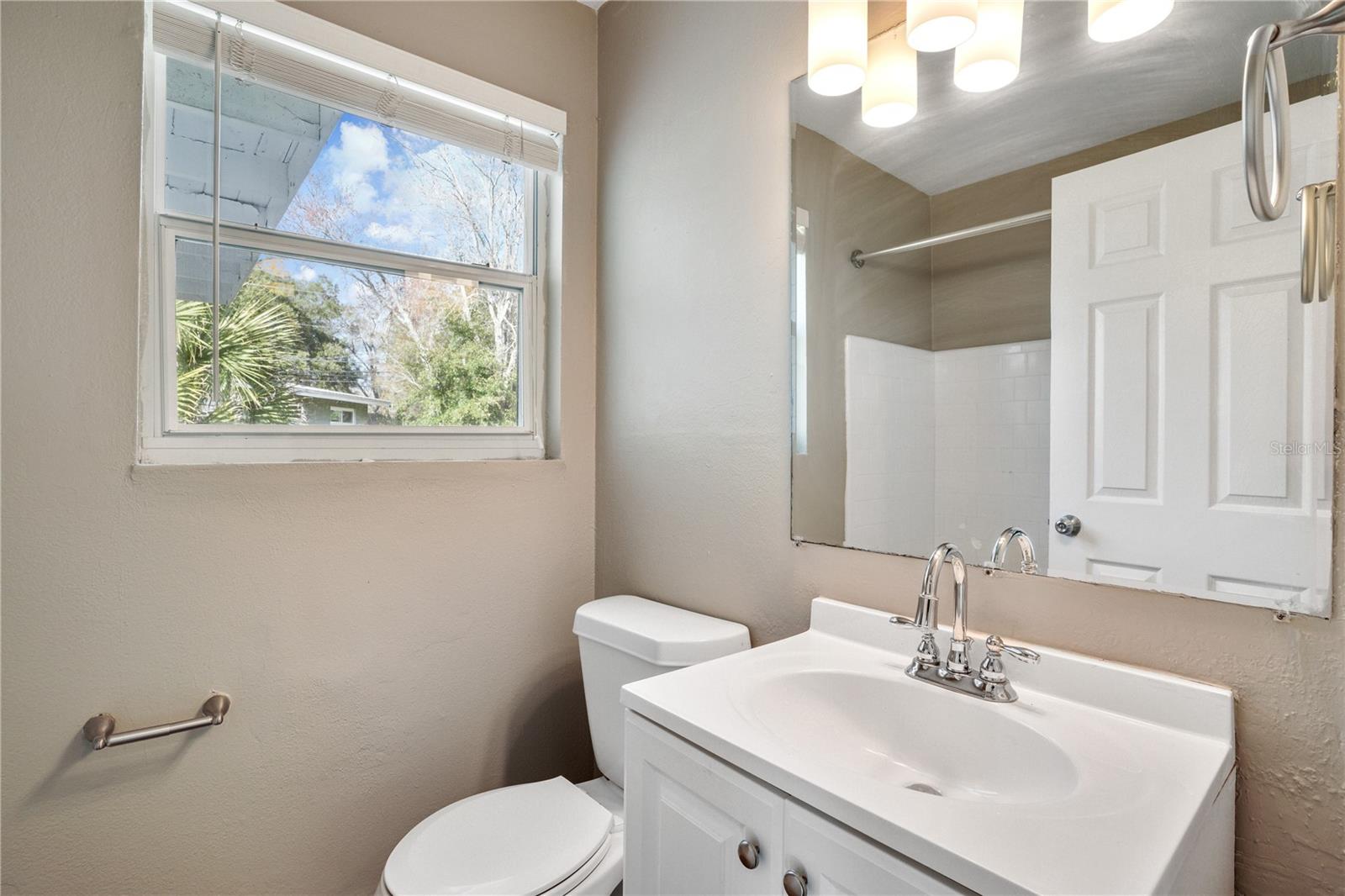 Image 11 of 13 For 1913 Delaroche Drive W
