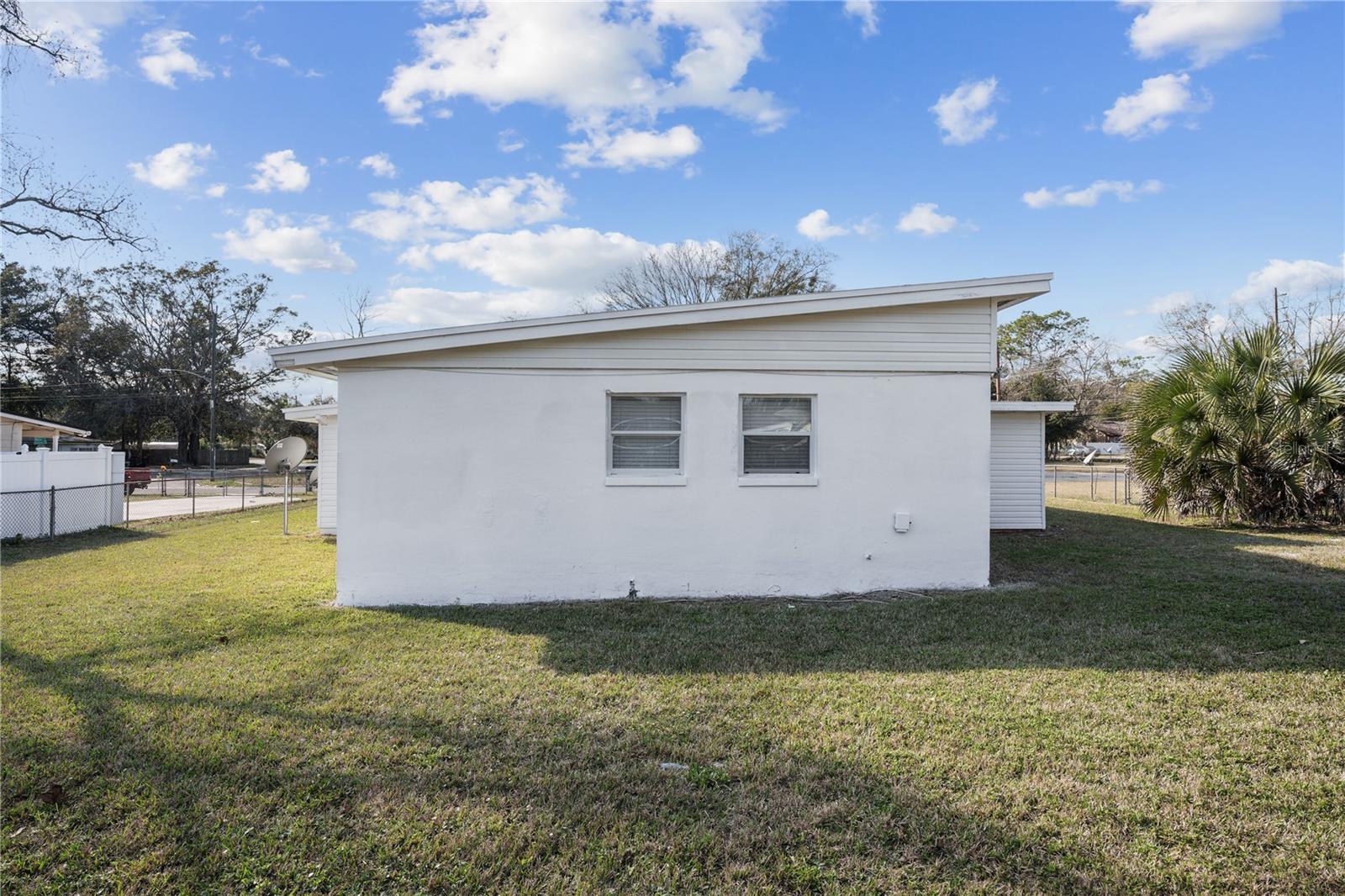 Image 13 of 13 For 1913 Delaroche Drive W