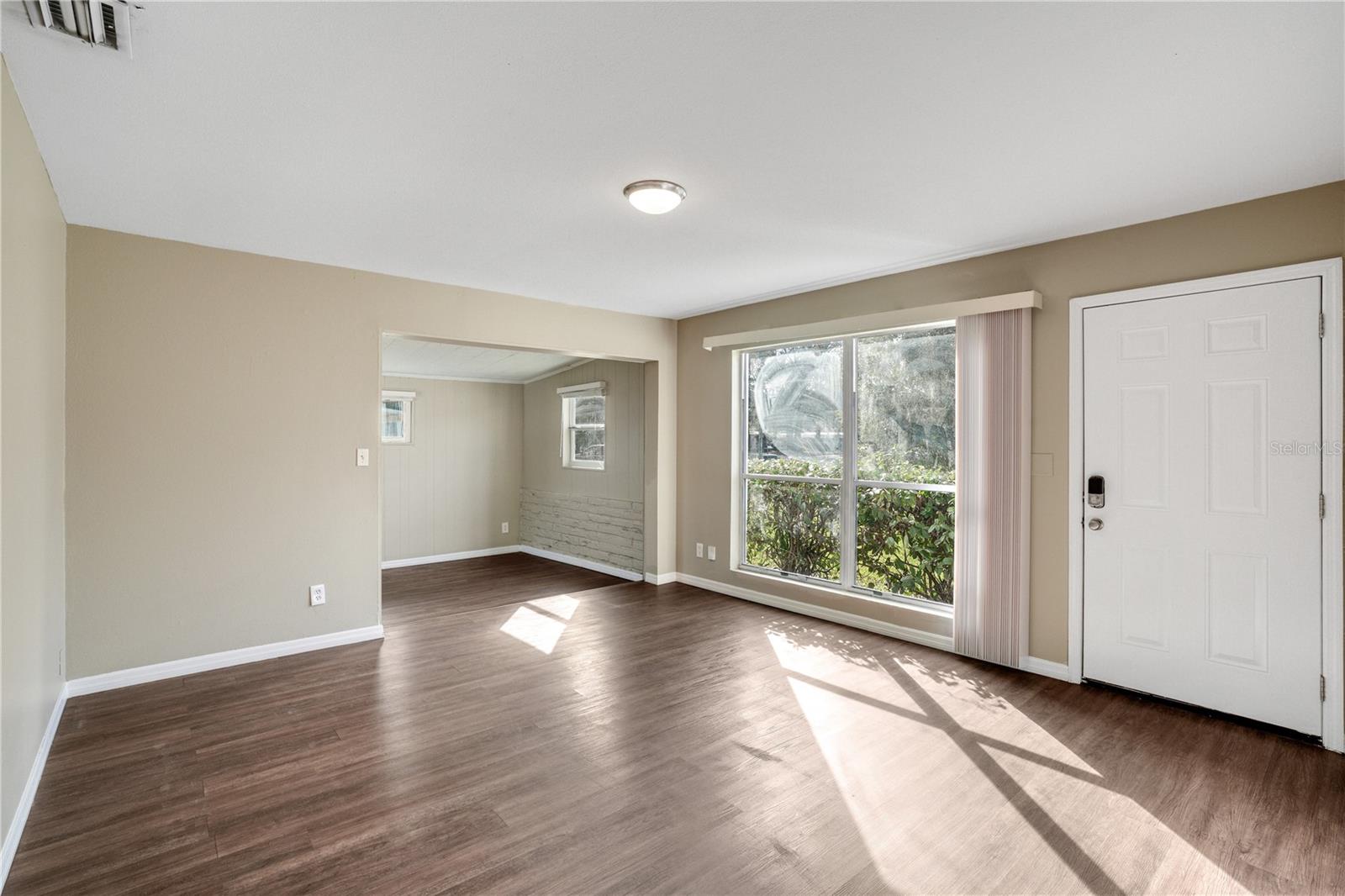 Image 3 of 13 For 1913 Delaroche Drive W