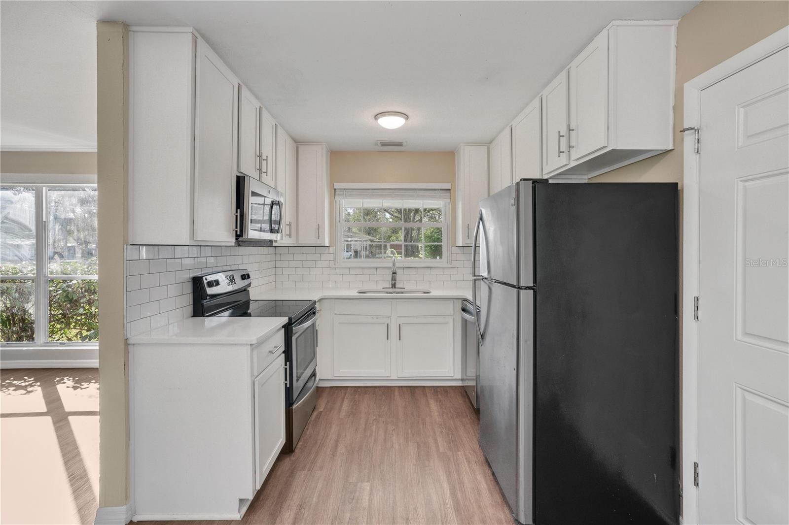 Image 4 of 13 For 1913 Delaroche Drive W