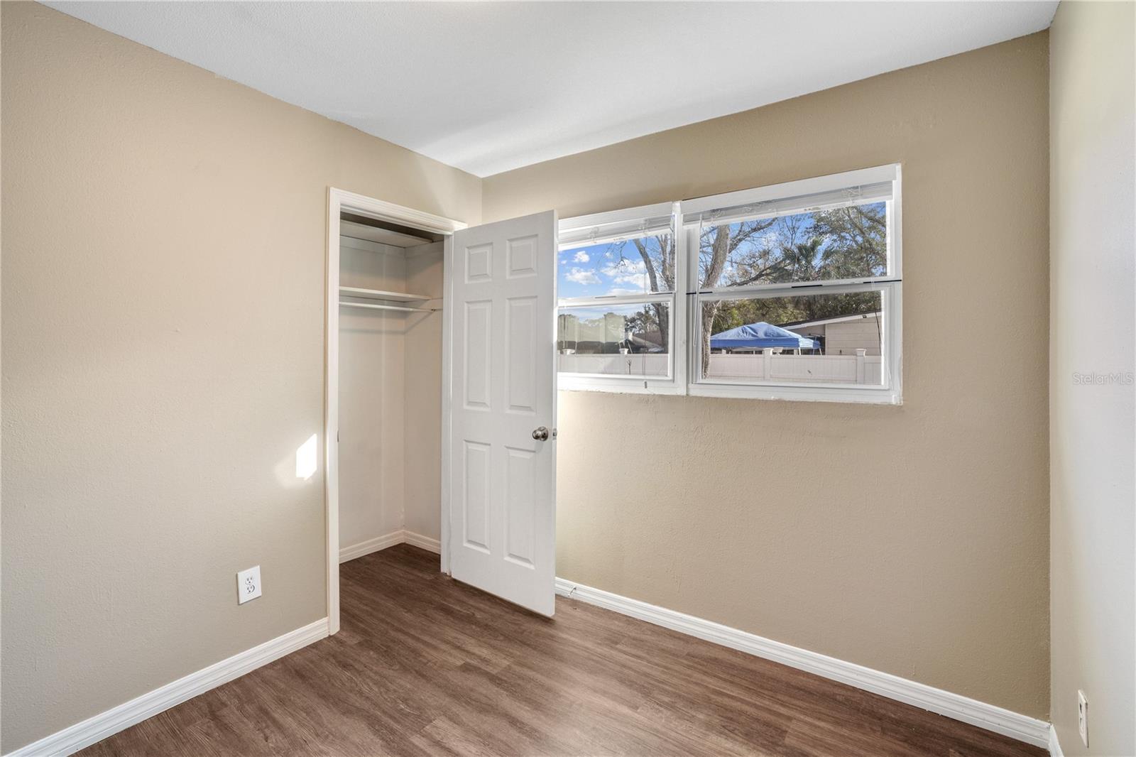 Image 7 of 13 For 1913 Delaroche Drive W