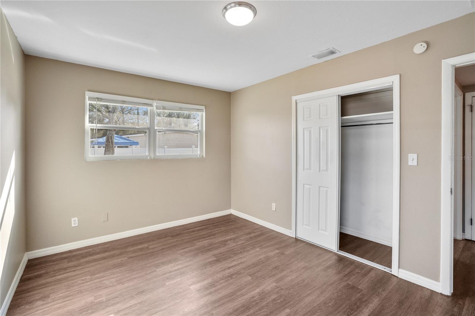 Image 9 of 13 For 1913 Delaroche Drive W