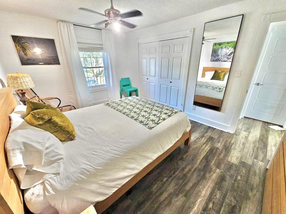 Image 19 of 34 For 5285 Coquina Key Drive Se C