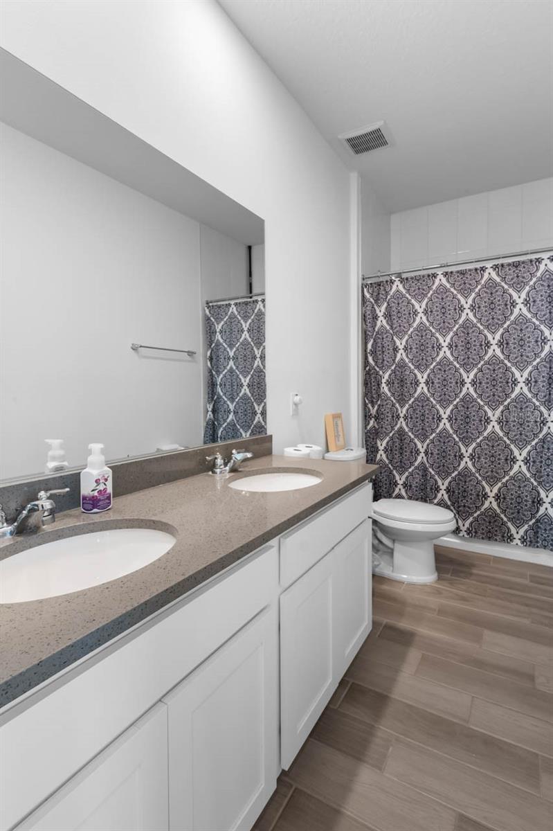 Image 20 of 41 For 13821 Kinsale Street