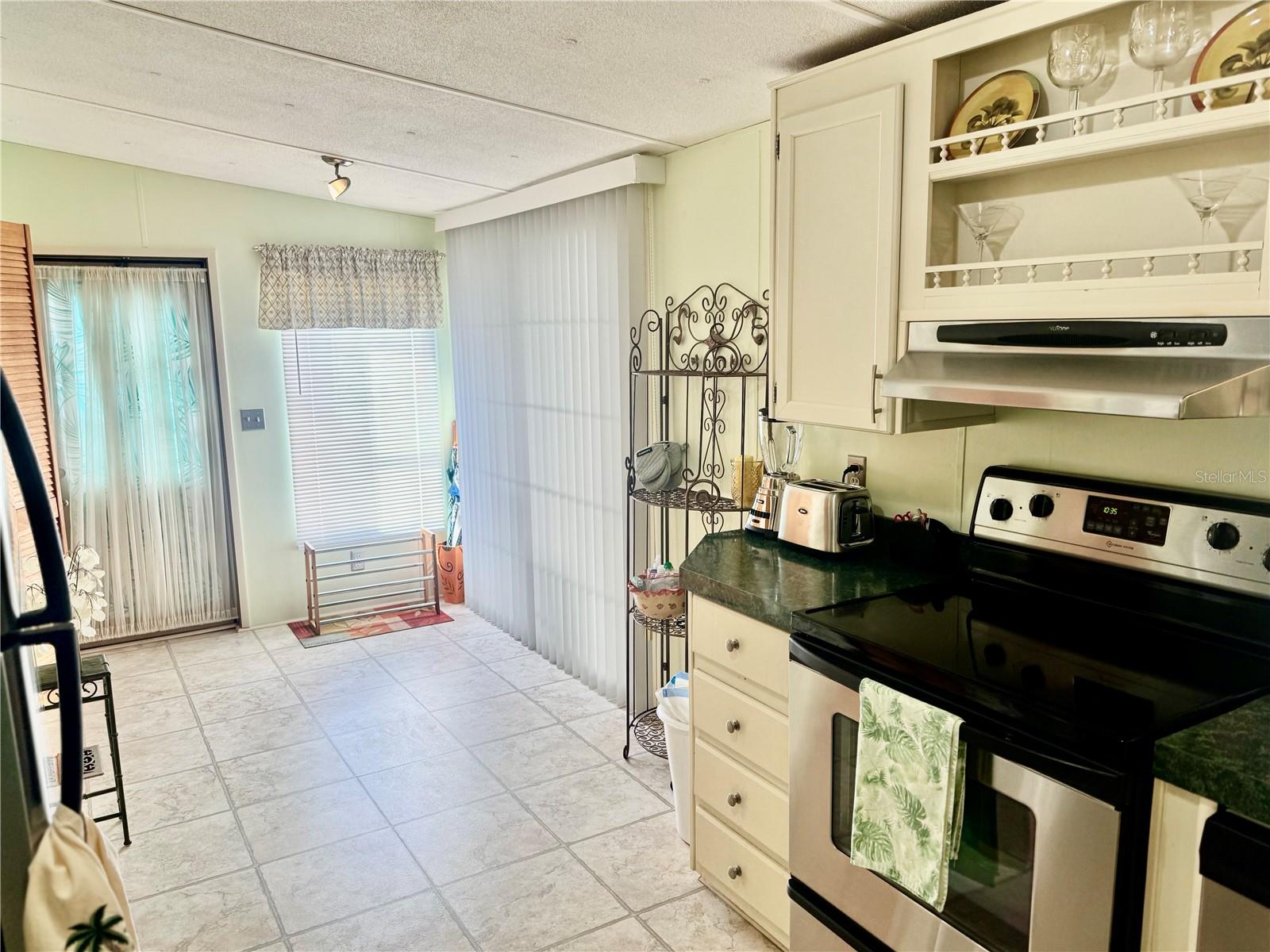 Image 13 of 40 For 11300 124th Avenue 63