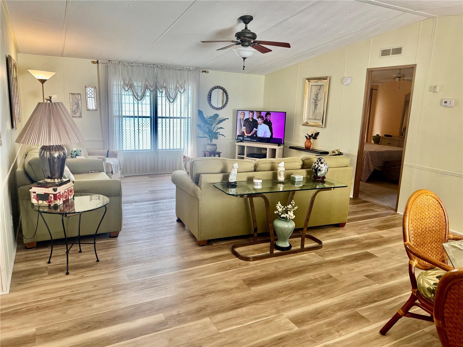 Image 18 of 40 For 11300 124th Avenue 63