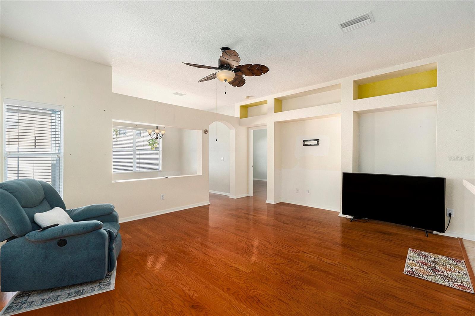 Image 8 of 36 For 9954 Jasmine Brook Circle E