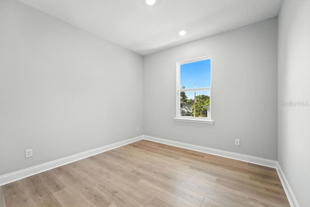 Image 20 of 28 For 1205 Eastin Avenue