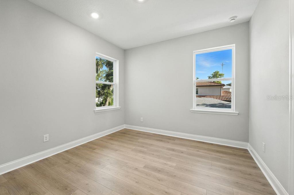 Image 22 of 28 For 1205 Eastin Avenue
