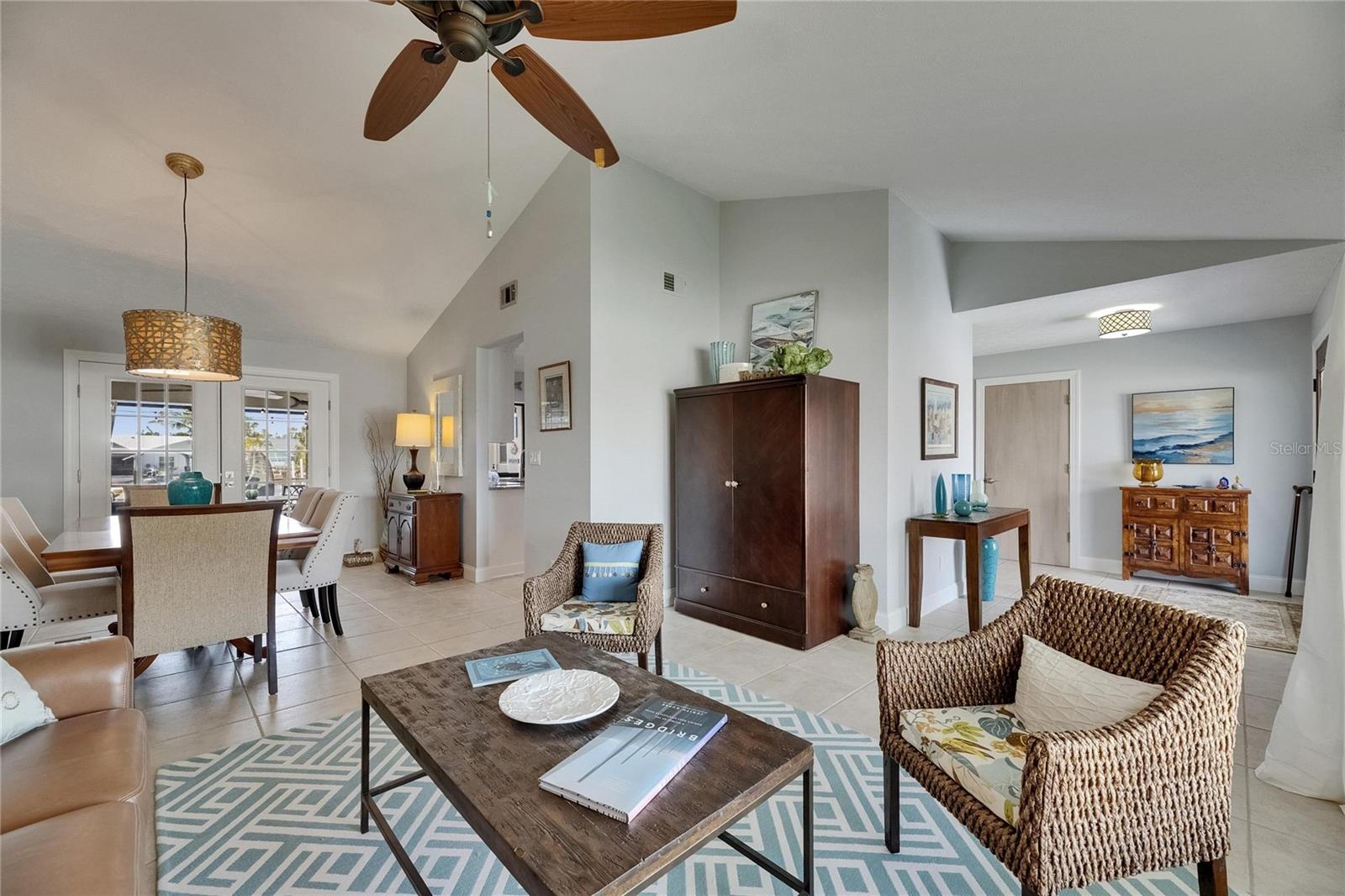 Image 11 of 97 For 829 Golf Island Drive